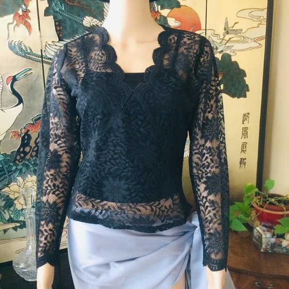 Isda & Co Black Lace Top, Size 2 - Picture 3 of 7